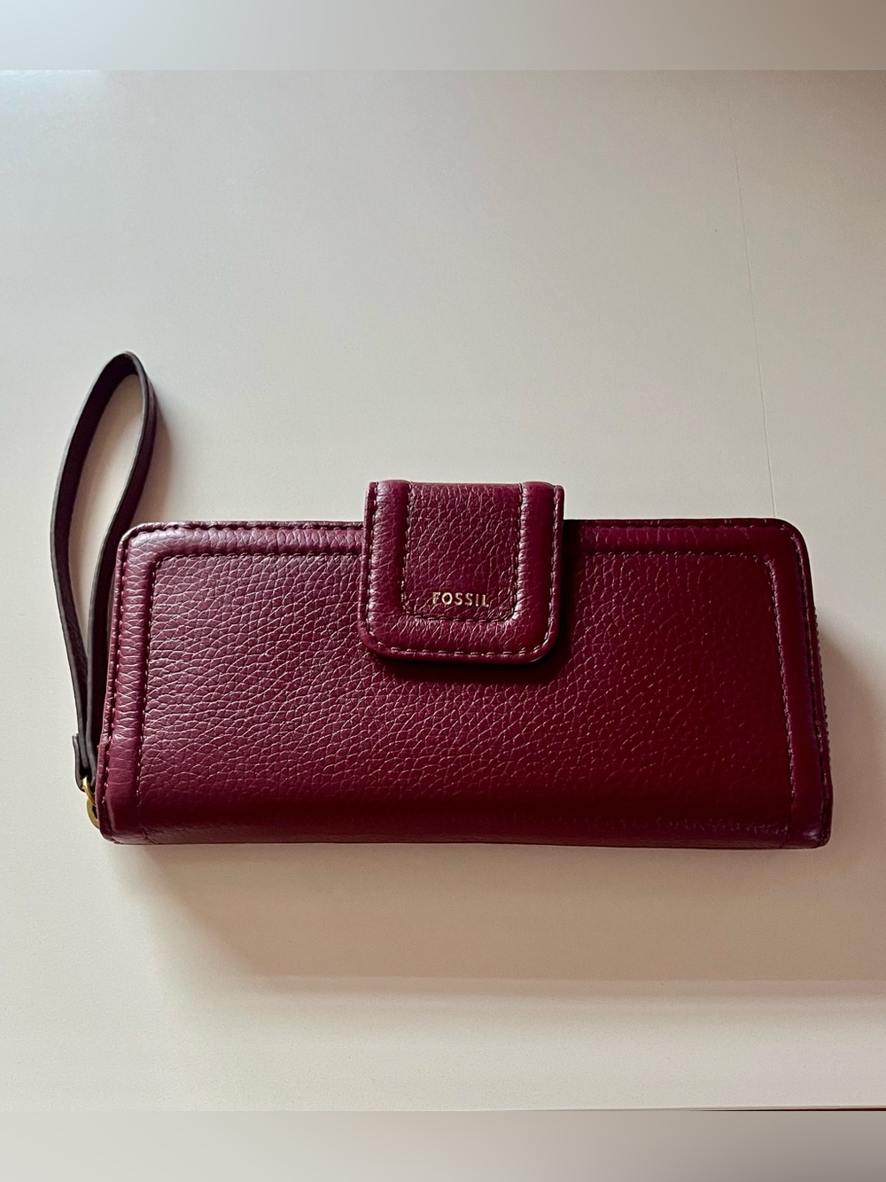 Fossil Madison Women's wristlet wallet in wine pebbled leather